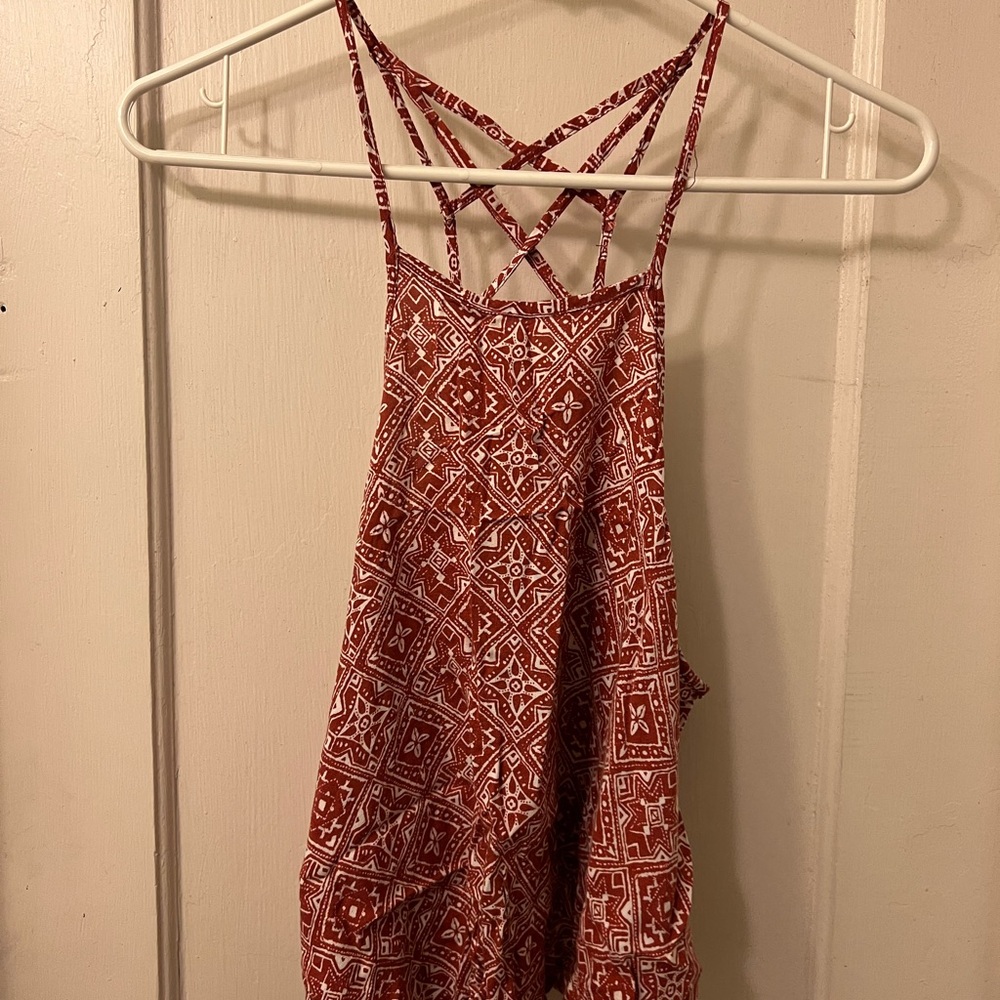 Hollister printed tank size small (rust)